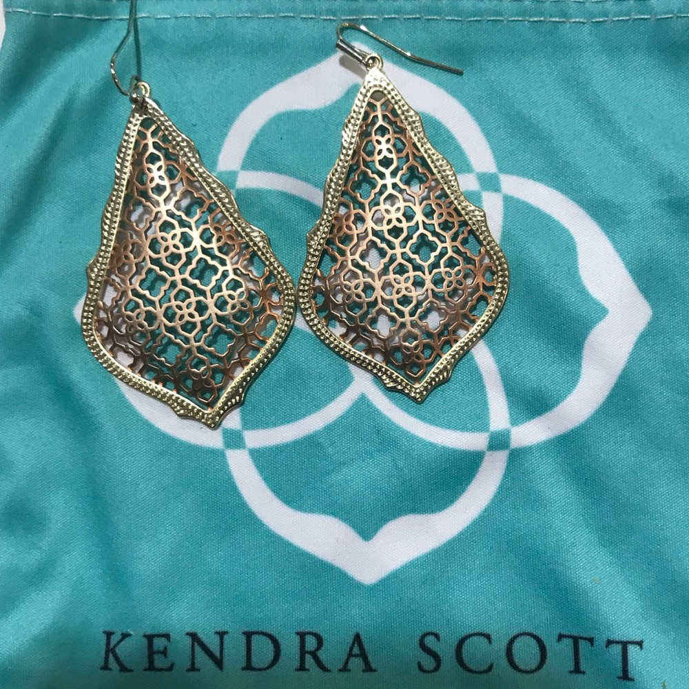 Kendra Scott rose gold / gold earrings